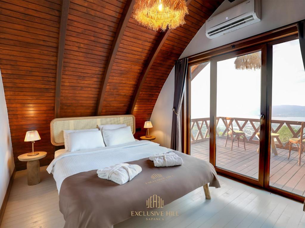 Deluxe Bungalow 2+1,Göl Manzaralı,Isıtmalı Özel Havuzlu