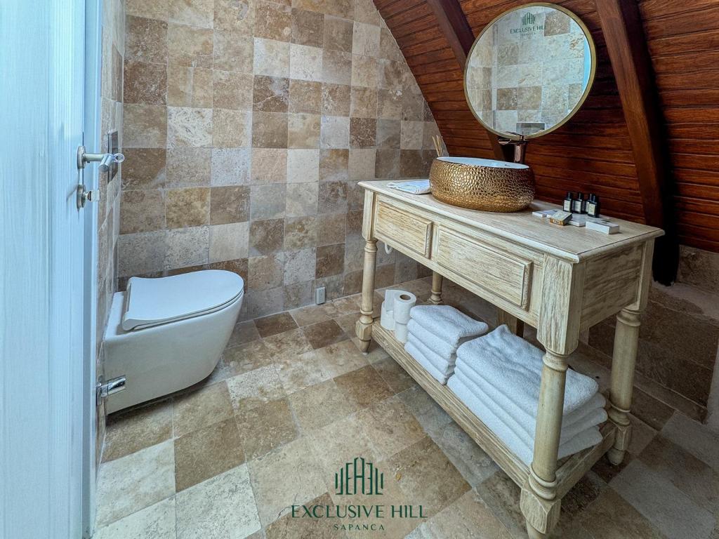 Deluxe Bungalow 2+1,Göl Manzaralı,Isıtmalı Özel Havuzlu