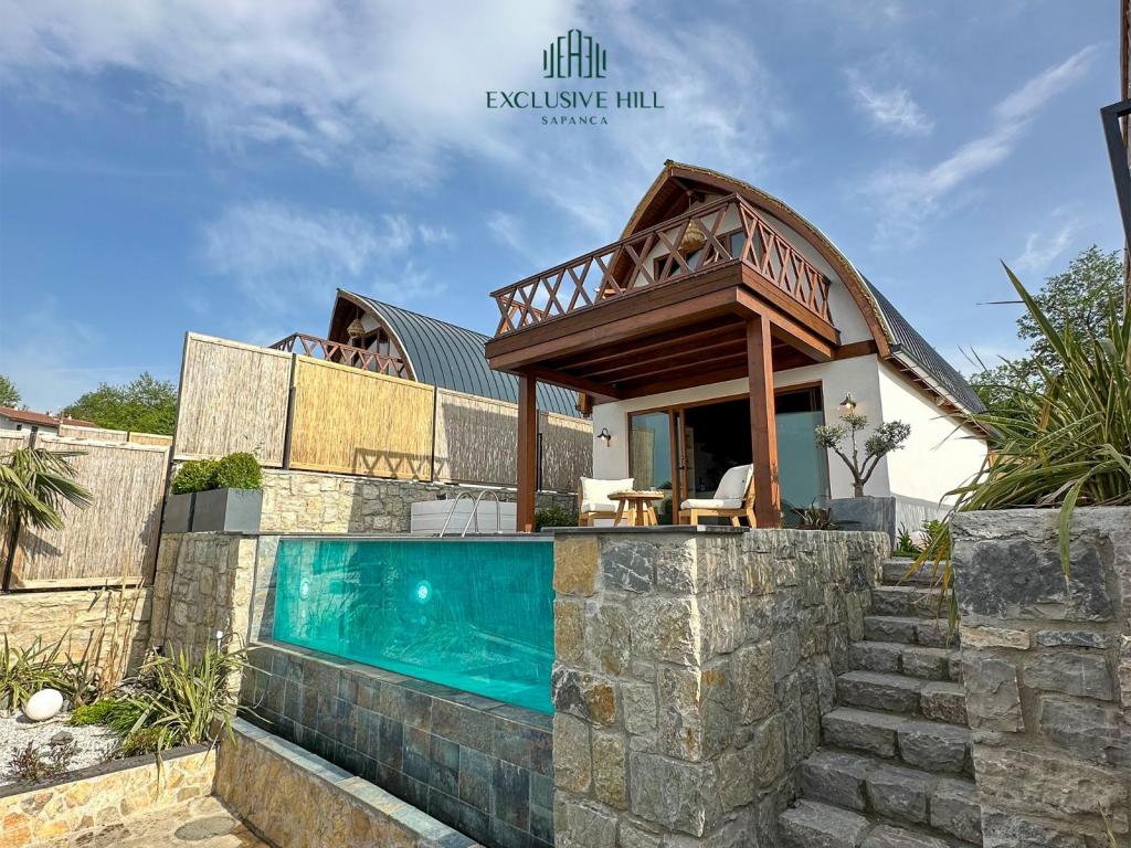 Deluxe Bungalow 2+1,Göl Manzaralı,Isıtmalı Özel Havuzlu