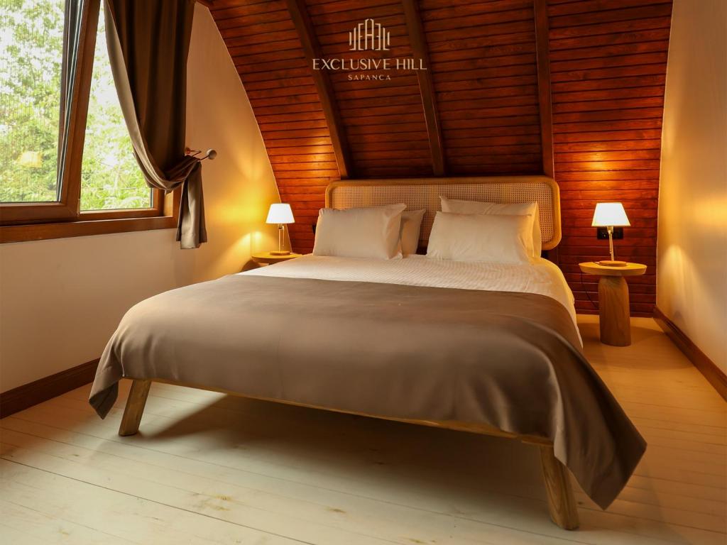 Deluxe Bungalow 2+1,Göl Manzaralı,Isıtmalı Özel Havuzlu