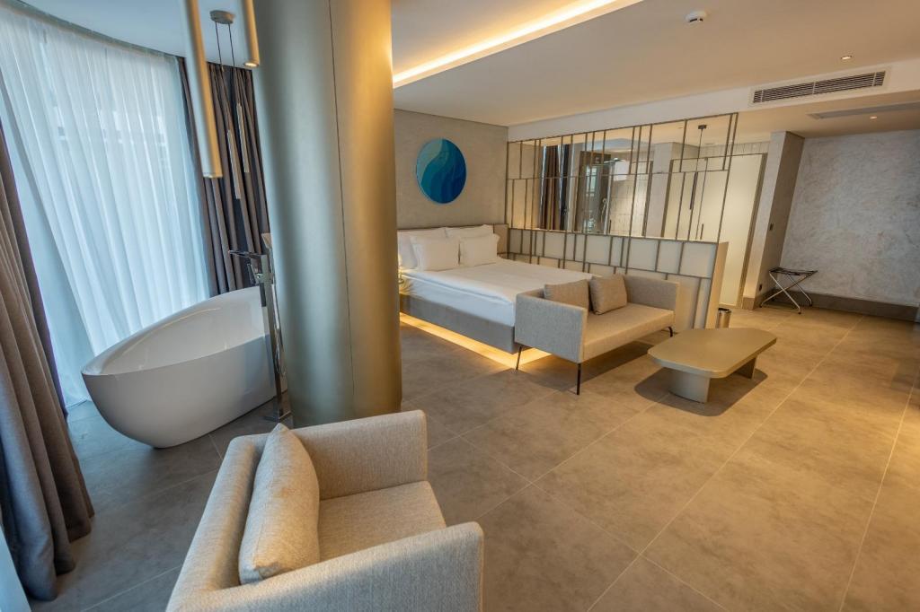 Honeymoon Suite Room, Sea View