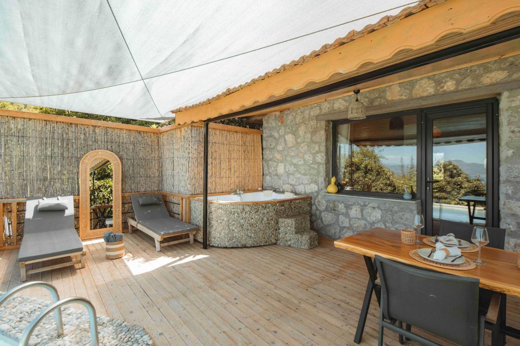 Avakado, Suite,Deniz Manzaralı,Özel Havuzlu ve Jakuzili