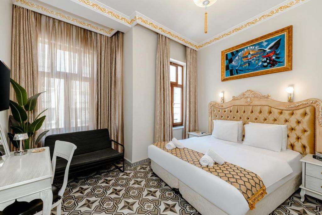 Family Room, City View
