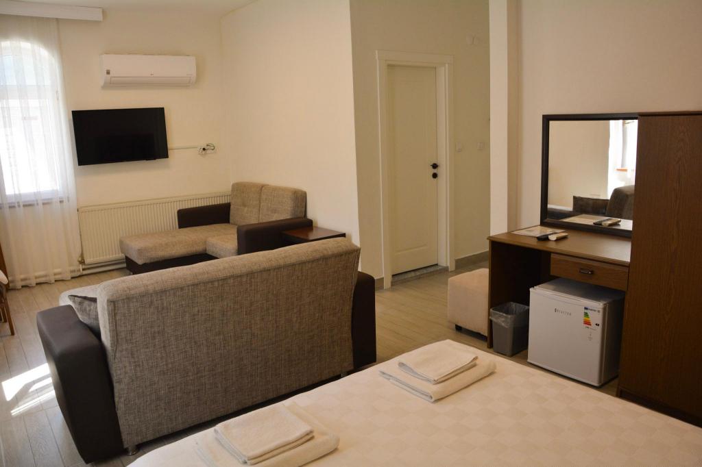 Geniş Standart Oda,Bahçe Manzaralı