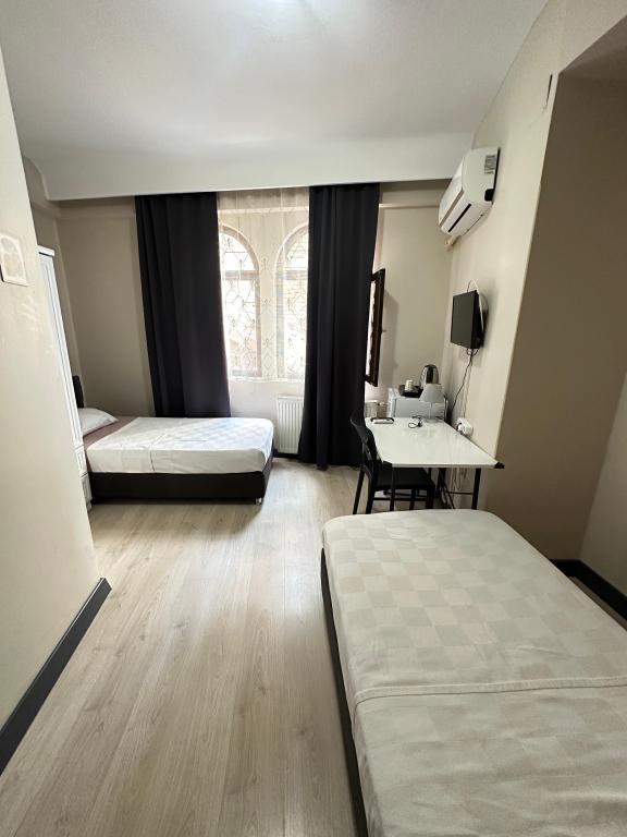 Classic, City View, Two Single Beds