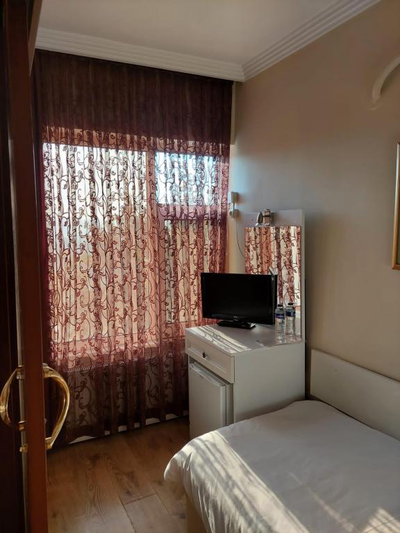 Economy Single Room, Sea View (1 Person)