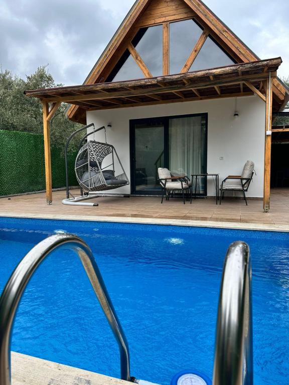 Deluxe Bungalow,Havuz Manzaralı,Isıtmalı Özel Havuzlu