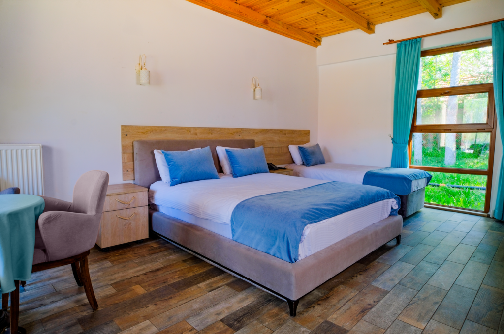 Bahçe Evi, Havuz Manzaralı