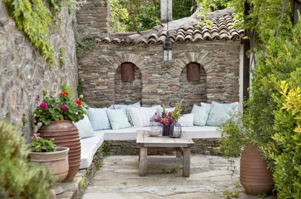 Taş Oda, Bahçe Manzaralı