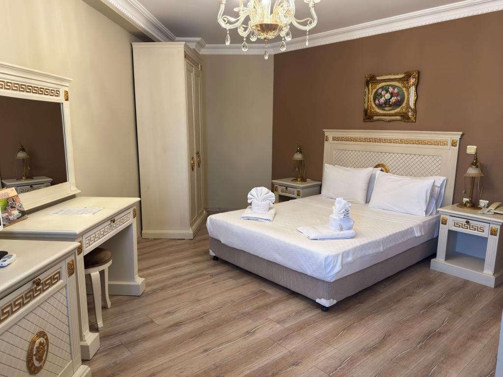 Corner Suite Room, Sea View