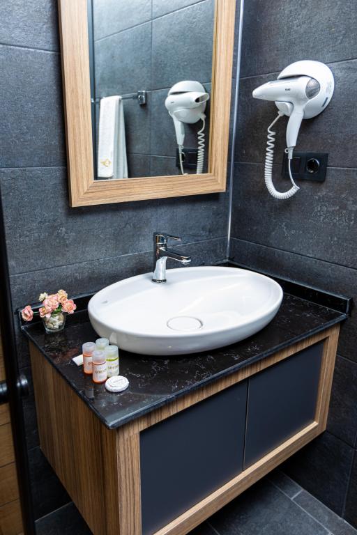 Deluxe Suit 1+1 Oda,deniz Manzaralı,balkonsuz