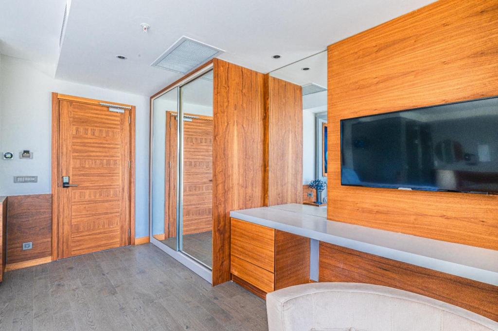 Studio Suit Oda, Deniz Manzaralı