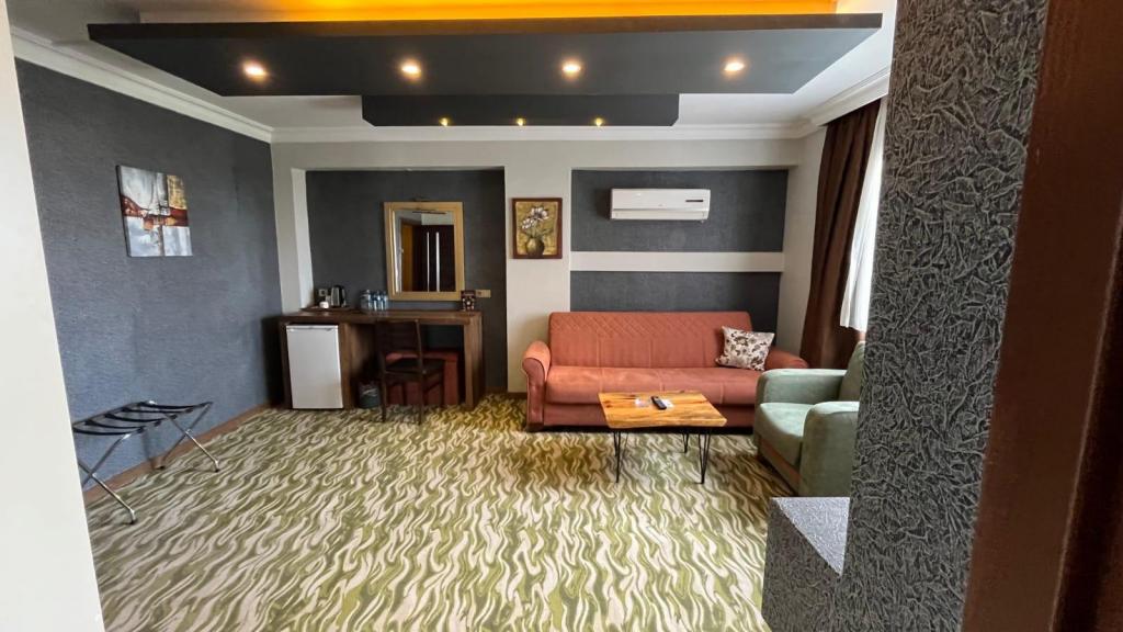 Suite,Şehir Manzaralı,Balkonlu