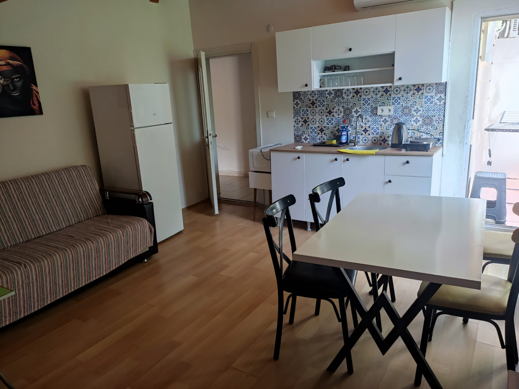 Apartment,Bahçe veya Sokak Manzaralı,Balkonlu