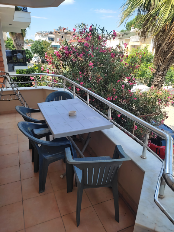 Apartment,Bahçe veya Sokak Manzaralı,Balkonlu