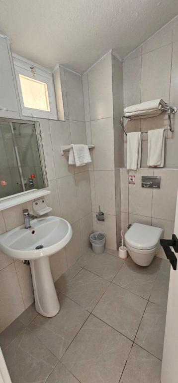 Aile Odası,Havuz Tarafı,Balkonlu