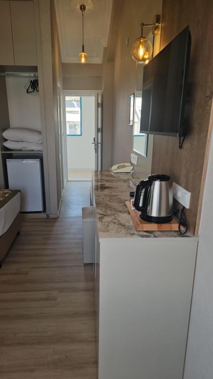 Standart Oda Anex Bina,Kara Tarafı,Balkonlu