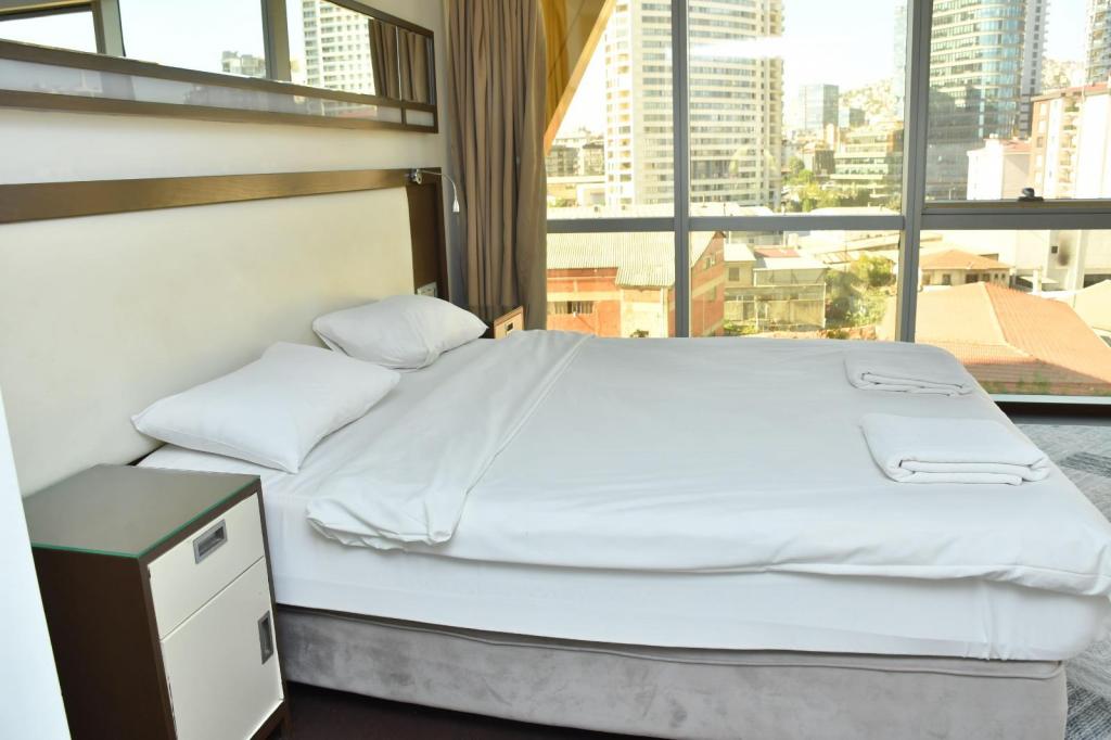 Standard Room, City View (Kitchen)