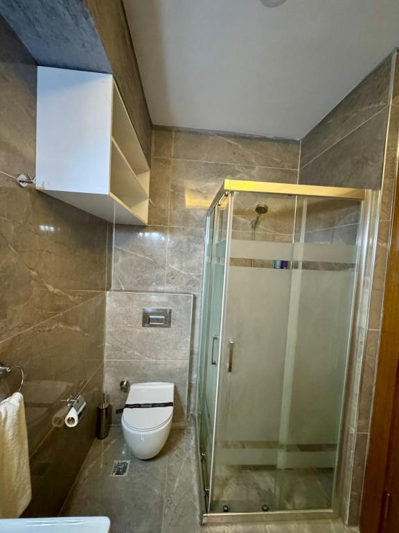 Business Oda, Kara Manzaralı (Jakuzi)