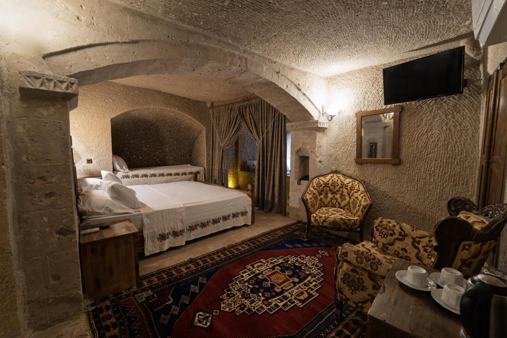 Cave Suite Room