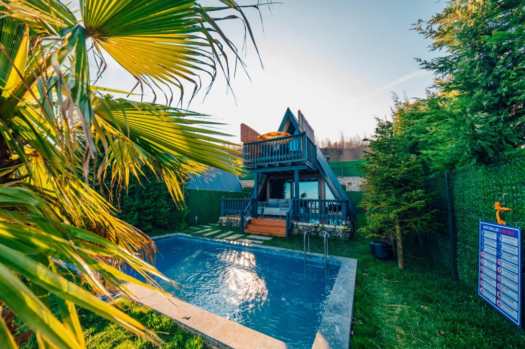 Premium Deluxe, Mountain Or Pool View, Private Heated Pool