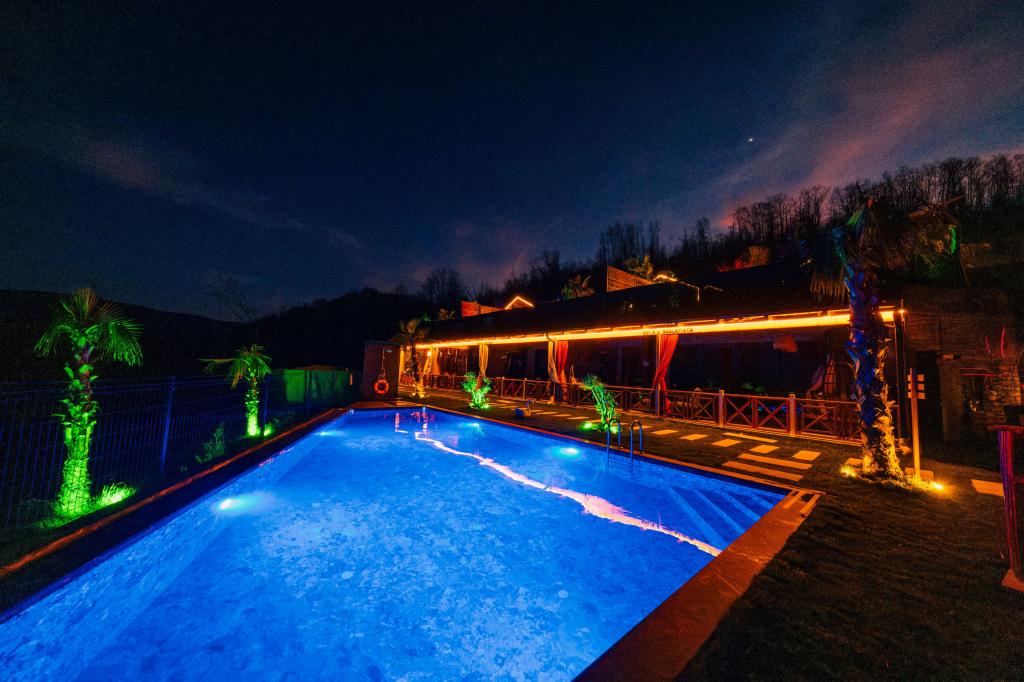 Villa Suite Grand Room, Pool Or Mountain View