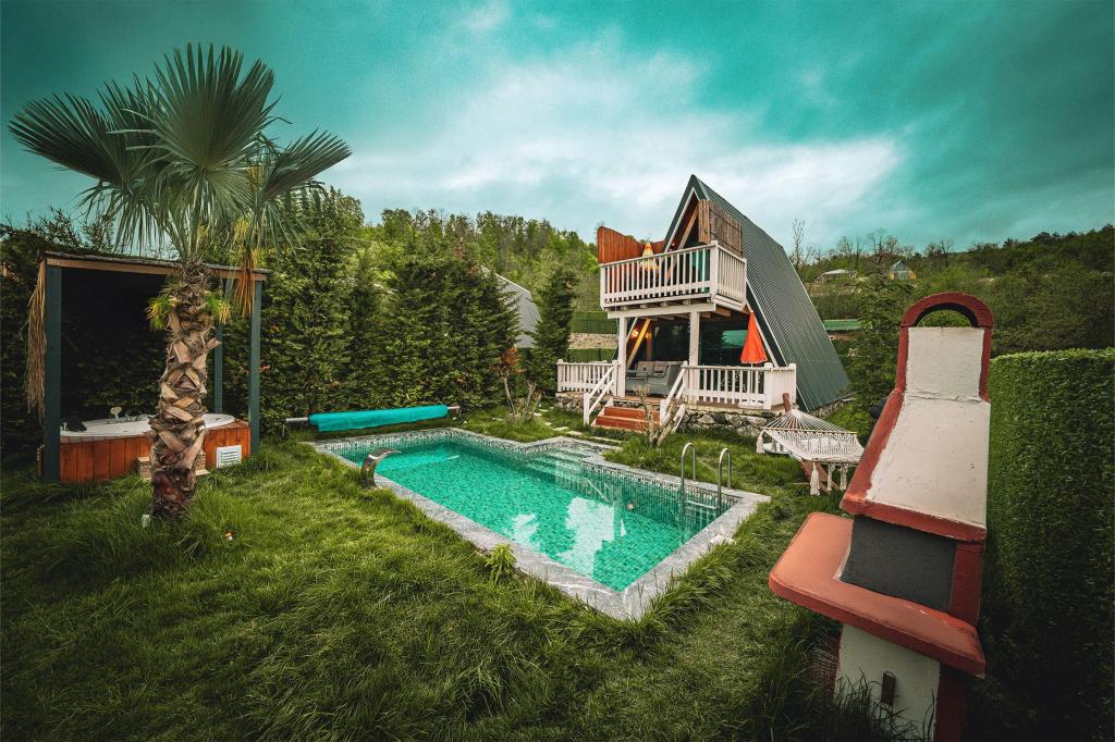 Deluxe Bungalow 2+1,Dağ veya Havuz Manzaralı,Özel Havuzlu