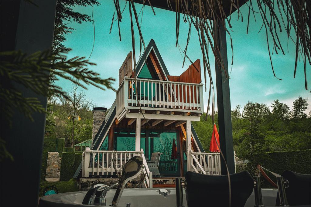Deluxe Bungalow 2+1,Dağ veya Havuz Manzaralı,Özel Havuzlu