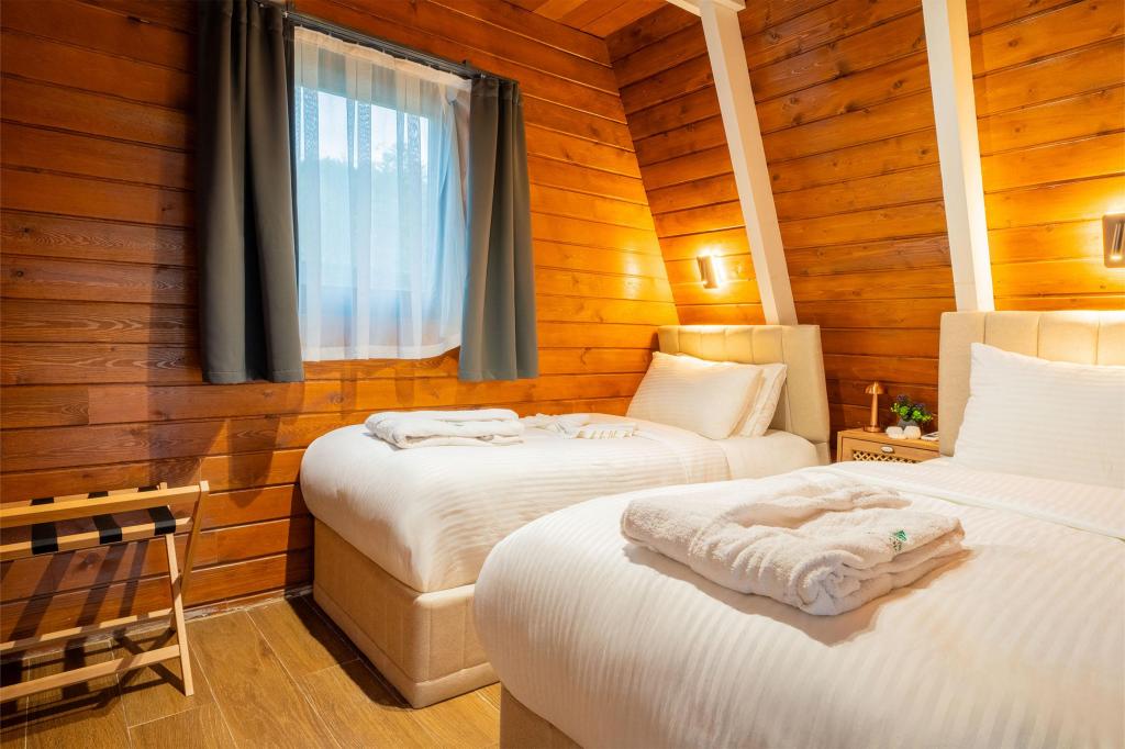 Deluxe Bungalow 2+1,Dağ veya Havuz Manzaralı,Özel Havuzlu