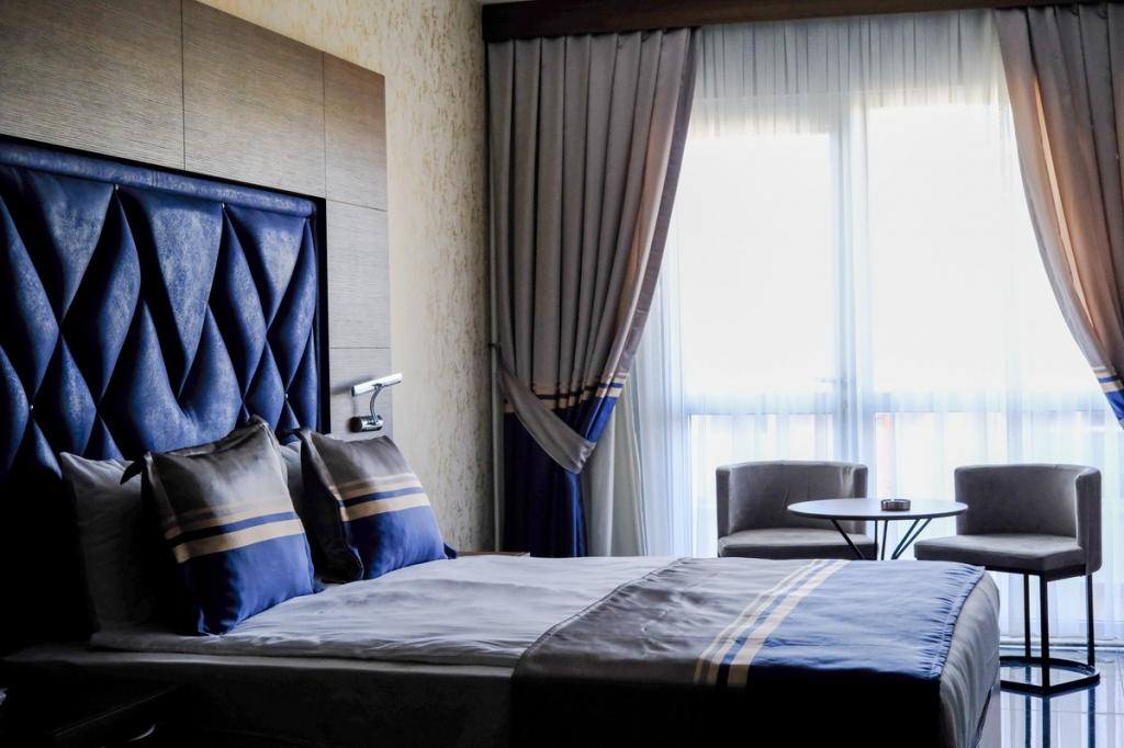 Senior Suite Room, City View (Jacuzzi)