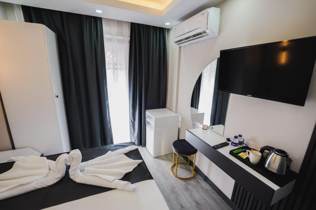 Standart Oda, Cadde Manzaralı