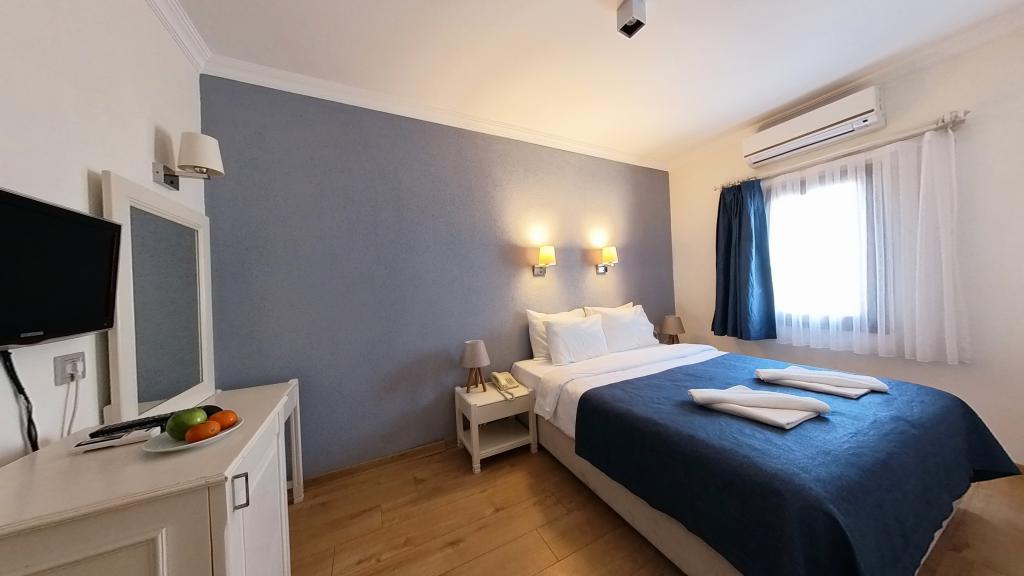 Standard Room, Land View