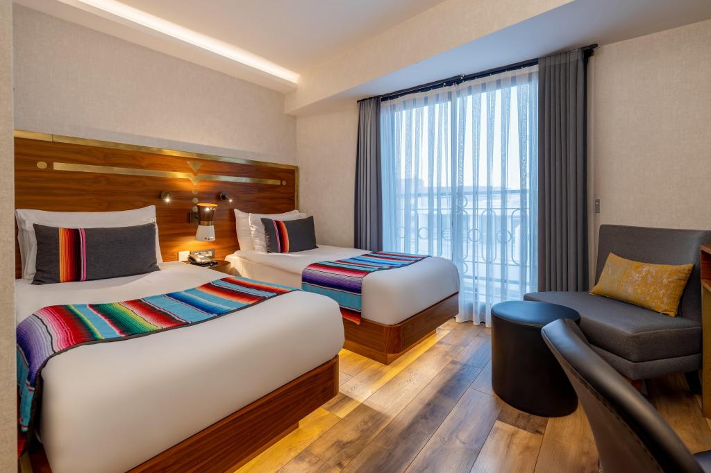 Iki Ayrı Yataklı Oda, Şehir Manzaralı