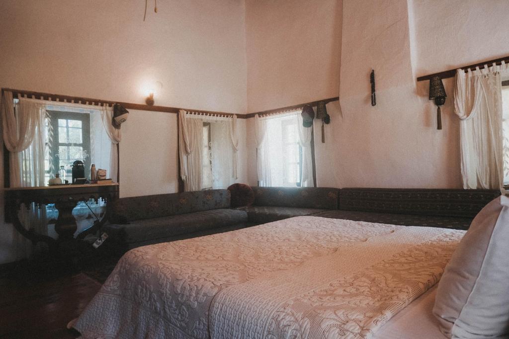 Suite,Bahçe Manzaralı,Şömineli