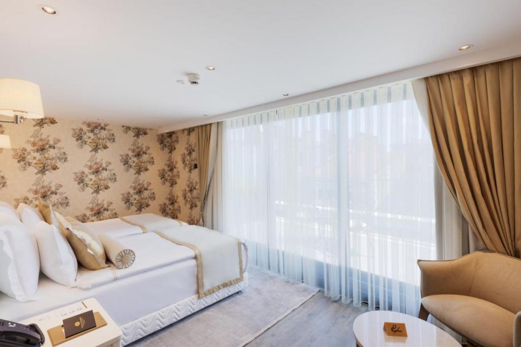 Premium Iki Ayrı Yataklı Oda, Cadde Manzaralı (Teraslı)