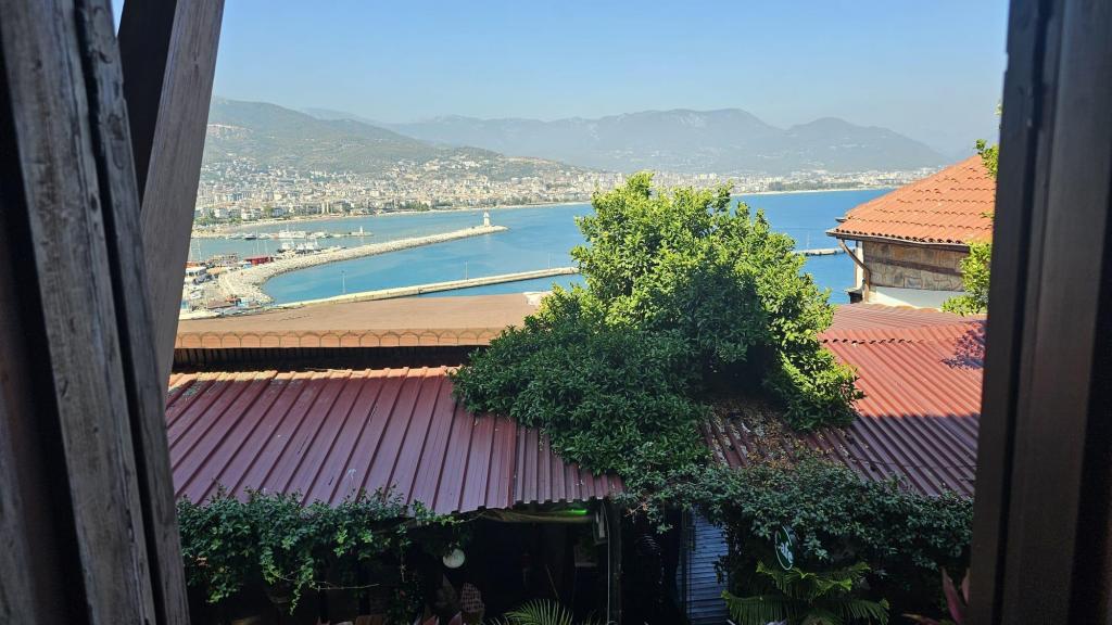 Valide Sultan,Deniz Manzaralı,Küvetli