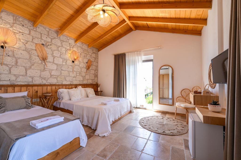 Deluxe Oda, Bahçe Manzaralı (3 Kişilik, Balkonlu)