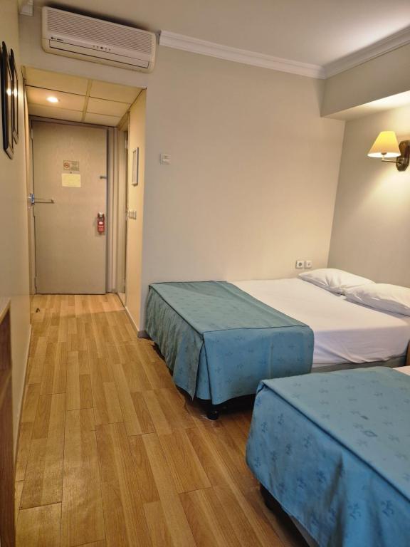 Çift Kişilik,Şehir Manzaralı