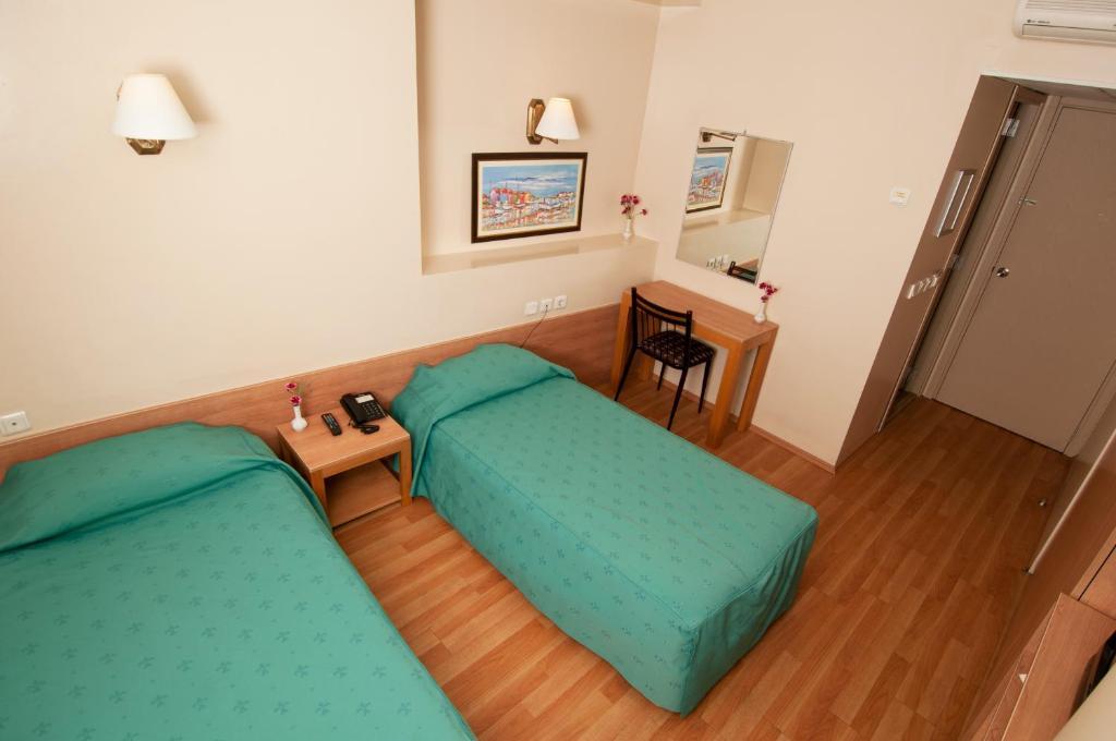 Çift Kişilik,Şehir Manzaralı
