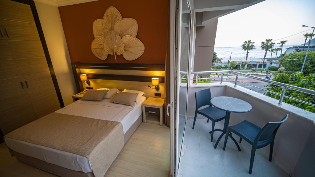 Standart Oda, Deniz Manzaralı (Balkonlu)