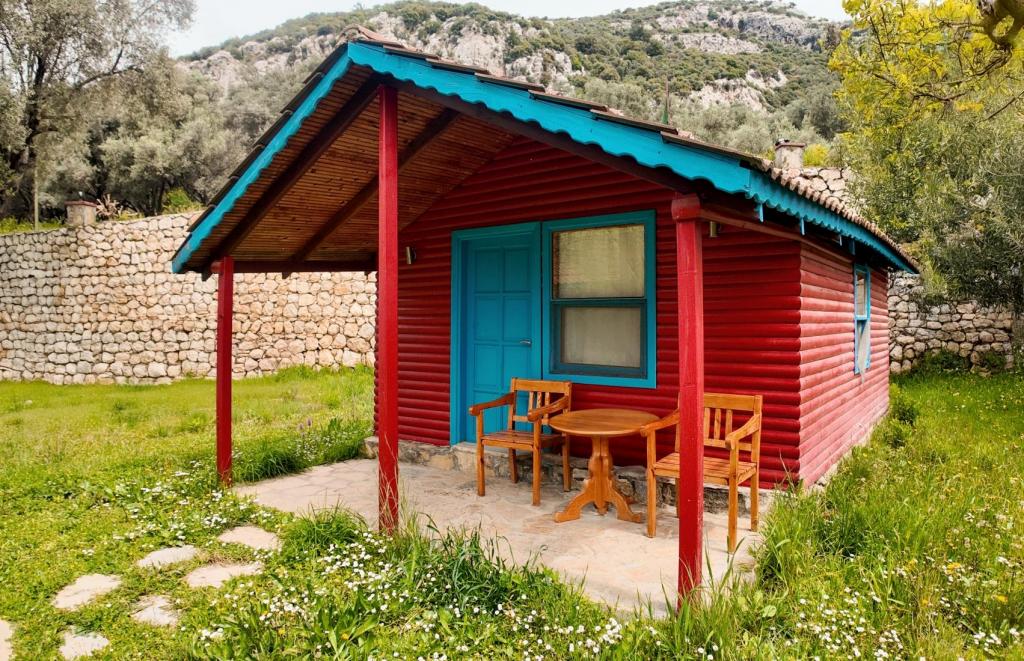 Bungalov, Havuz Manzaralı