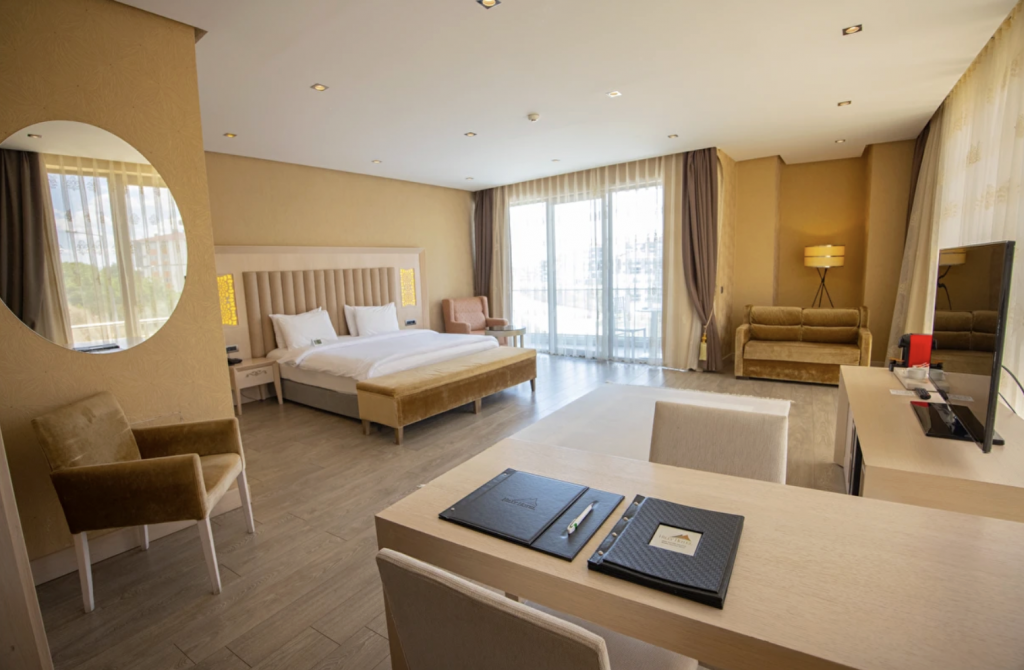 Suite Room, City View (Jacuzzi)