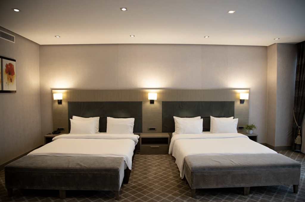 Aile Odası, Şehir Manzaralı