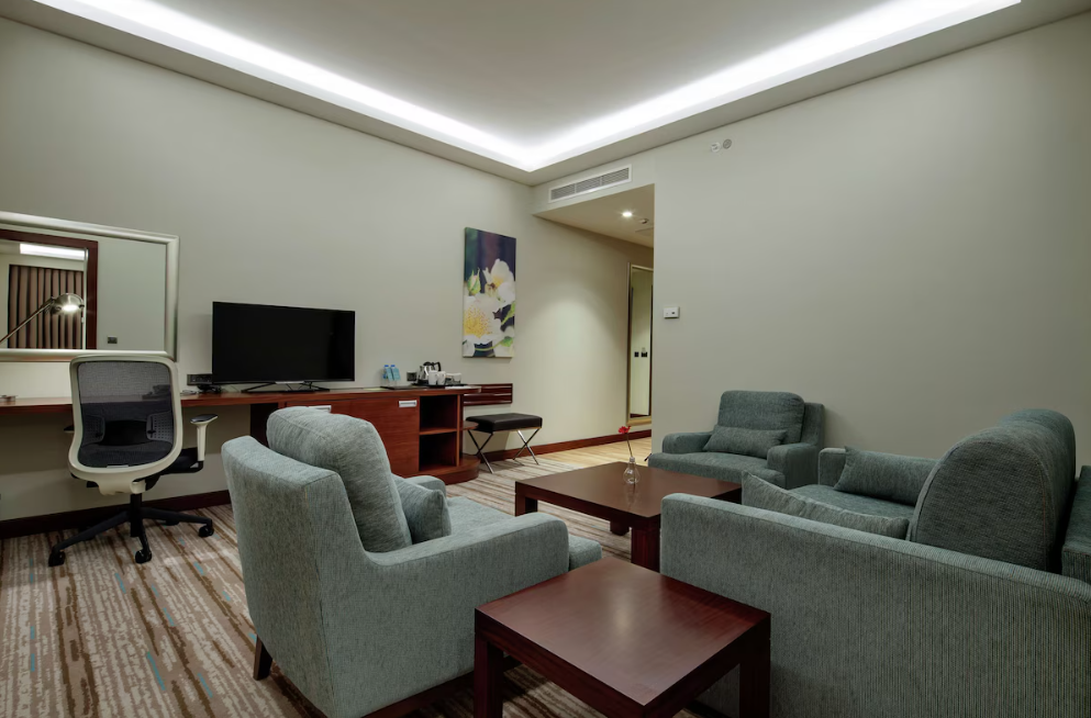 Suit Oda, Kara Manzaralı