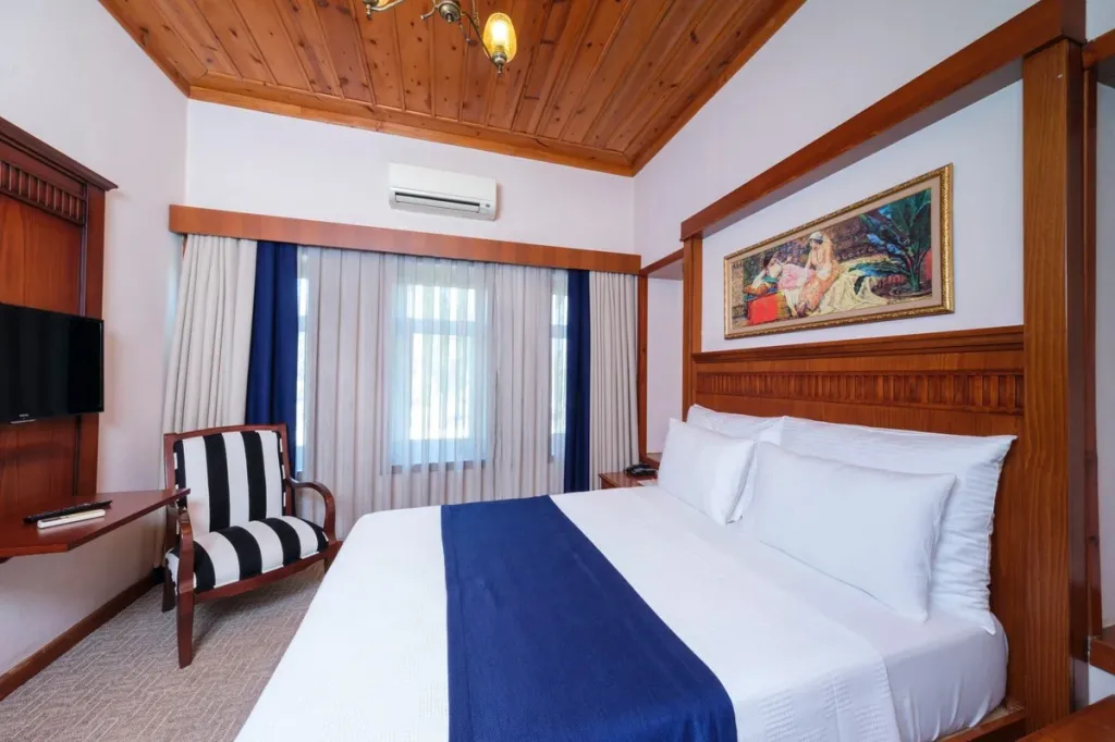 Classic Room, Land View
