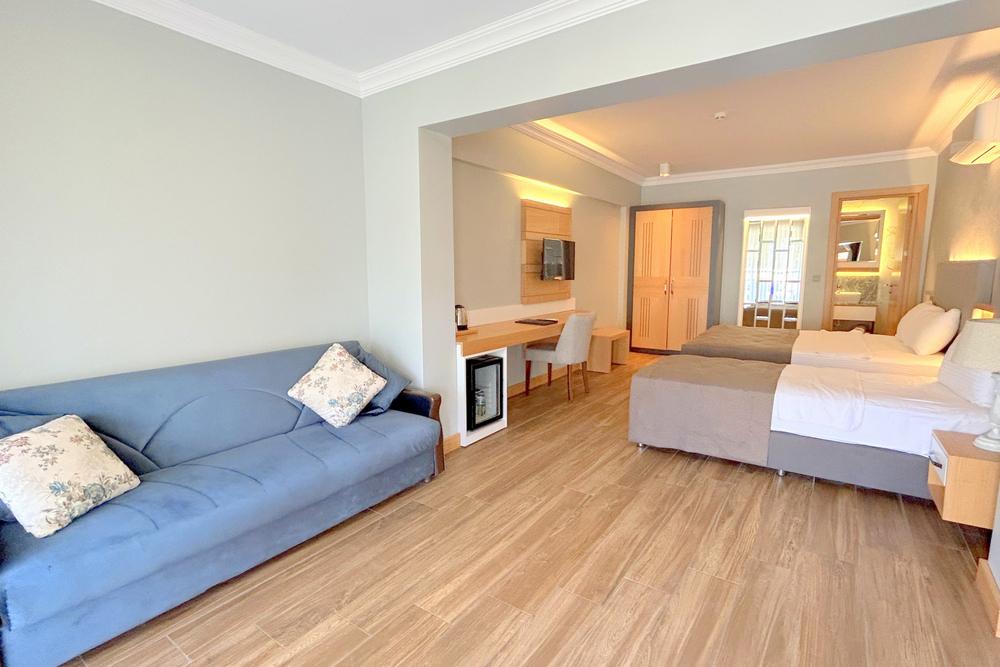 Standard Room, City View (3 Person)