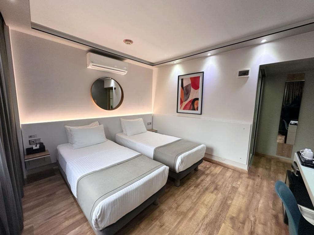 Twin Room, City View