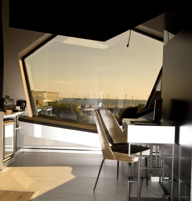 Deluxe Room, Partial Sea View