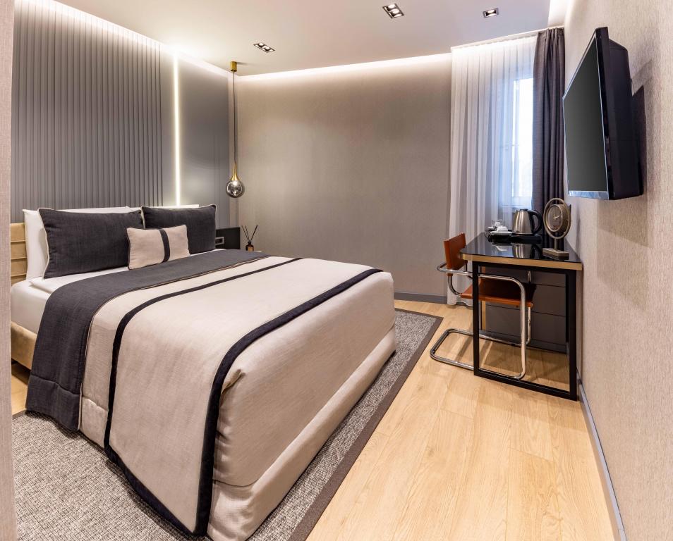 Economy Room, Garden View