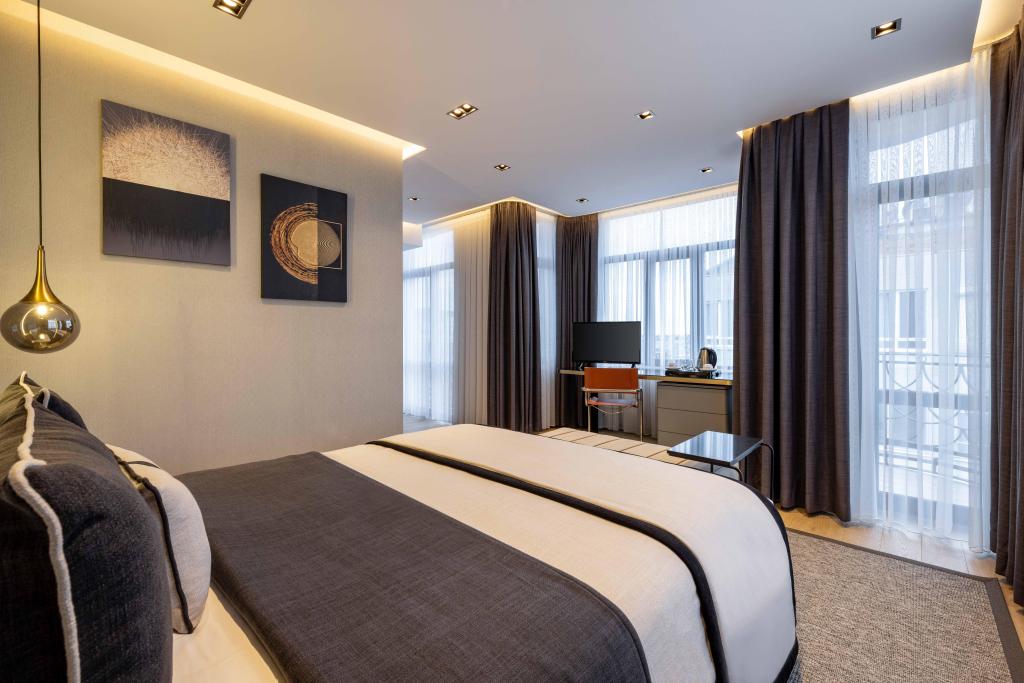 Deluxe Room, City View